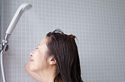 ​排除体臭的心理生理要求 勤洗澡多用除臭剂缓解体味