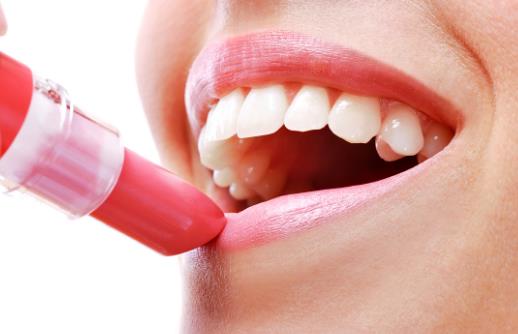 ​牙龈经常出血 养成良好口腔卫生预防牙龈出血