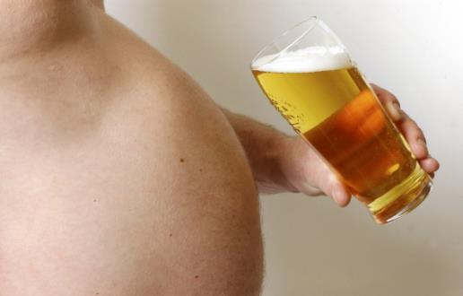 ​长啤酒肚是否是喝啤酒造成的 消除啤酒肚的五个方法