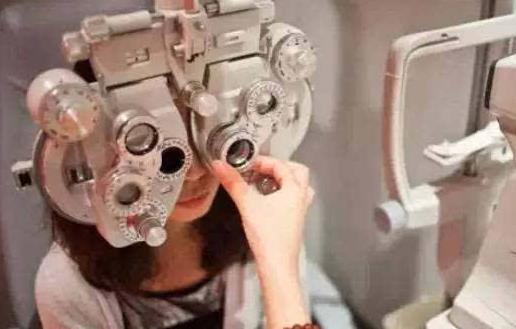 ​远视老花分不清楚 老花看着像远视但远不是那么回事