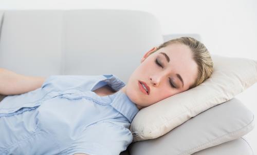 ​午觉何时睡睡多久才健康 睡午觉的正确姿势解锁