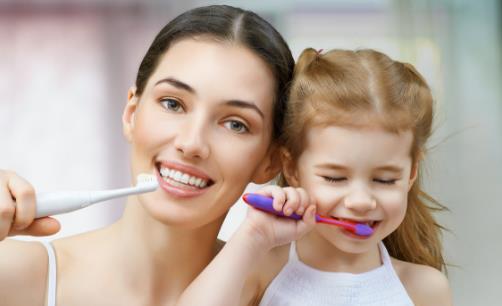 ​怎么刷牙才是正确的 牙刷的选择也是有讲究的