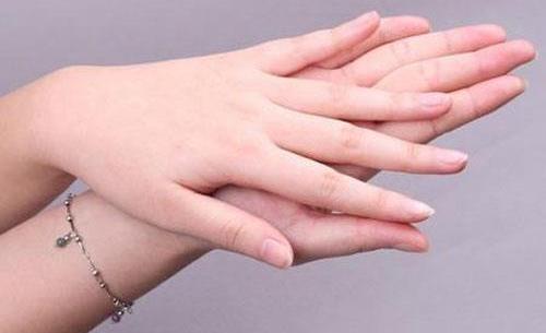​手指甲发紫怎么回事？手指甲发紫怎么办