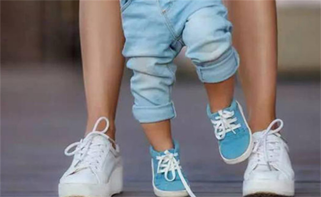 纸尿裤是否会导致O型腿 是缺钙“惹的祸”？