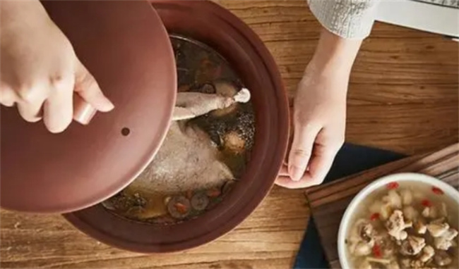 电紫砂锅有毒吗 电紫砂锅炖汤真的好喝吗